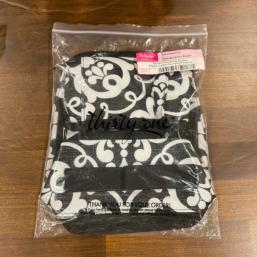 Thirty-one small packing cube